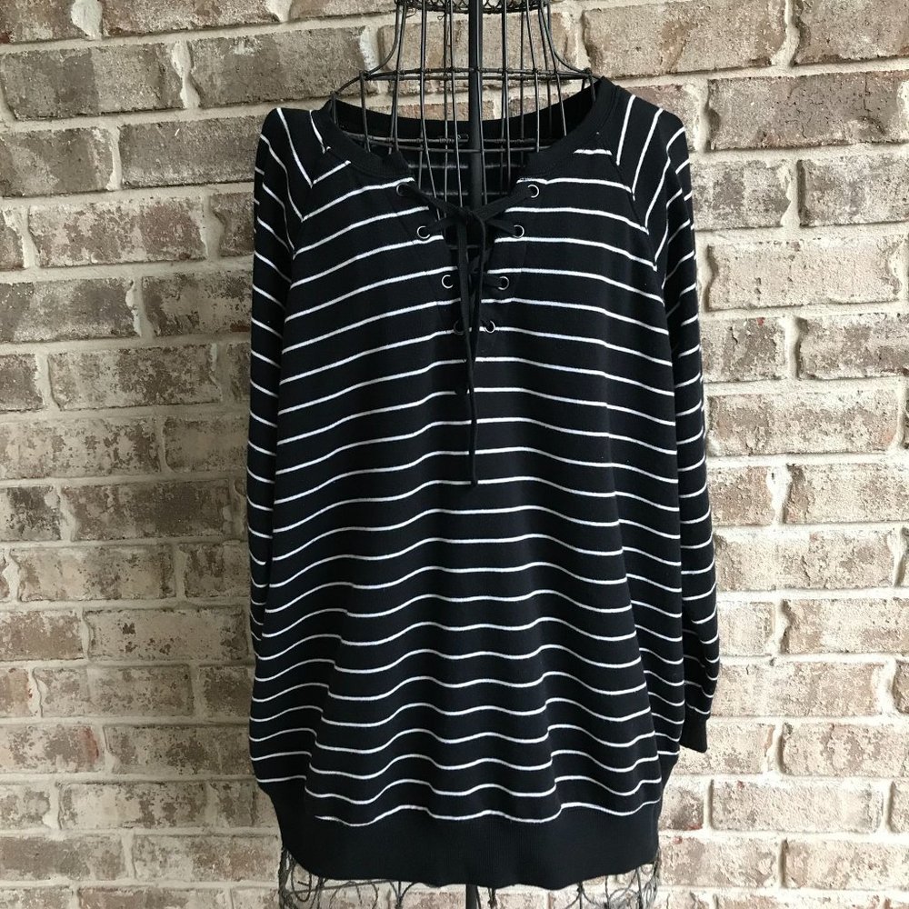 Torrid Black Stripe Lace-Up Fleece Sweatshirt Torrid 0 Size 10-12 Raglan Sleeves